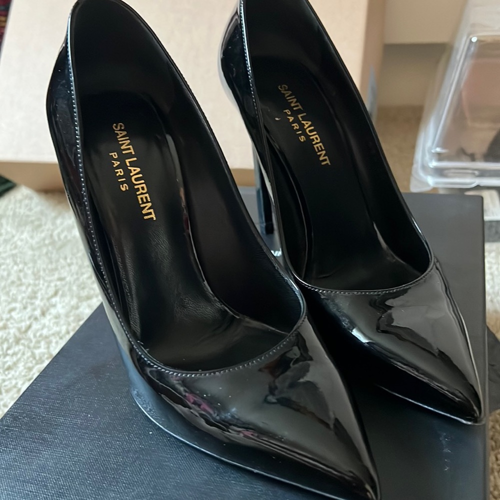 YSL black shiny leather pointy toe pump